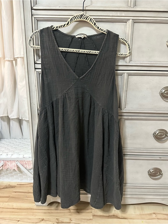 easel Dresses & Skirts - easel Textured V-Neck Tank Dress in Charcoal Gray